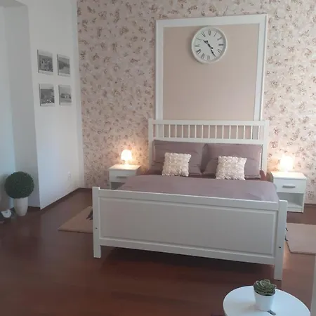 Ubytovani Na Spravnem Miste Znojmo Exterior photo